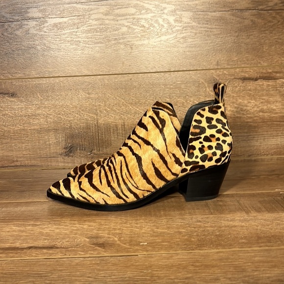 Dolce Vita Sonni Real Fur Leopard Booties‎ Women’s Low Cut Slip On Low Heel - Picture 7 of 8